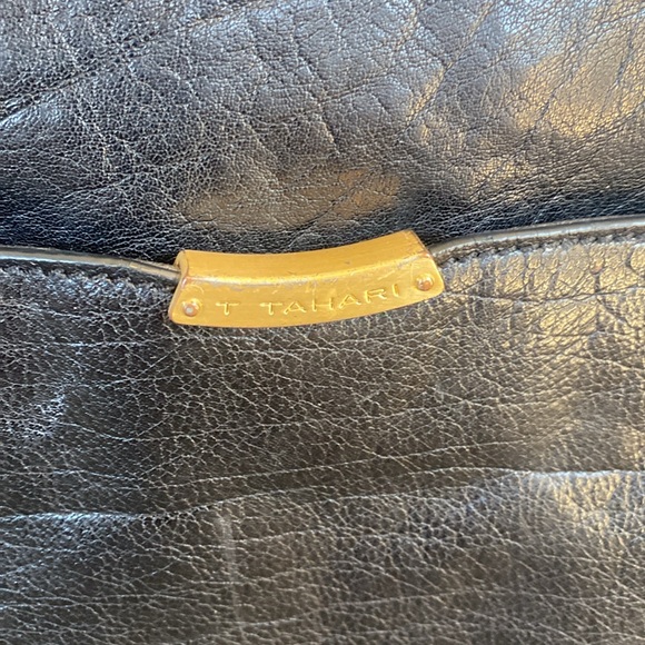 T Tahari Genuine Leather Handbag Purse Satchel Large Tote Black Gold Accents - Picture 11 of 16